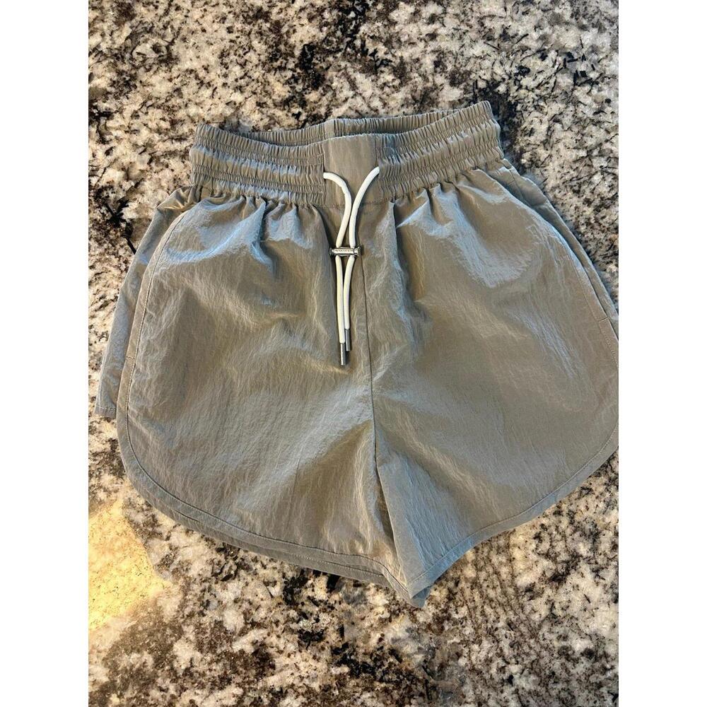 Varley Women's Size XXS Harmon High Rise Nylon Short 4" Gray